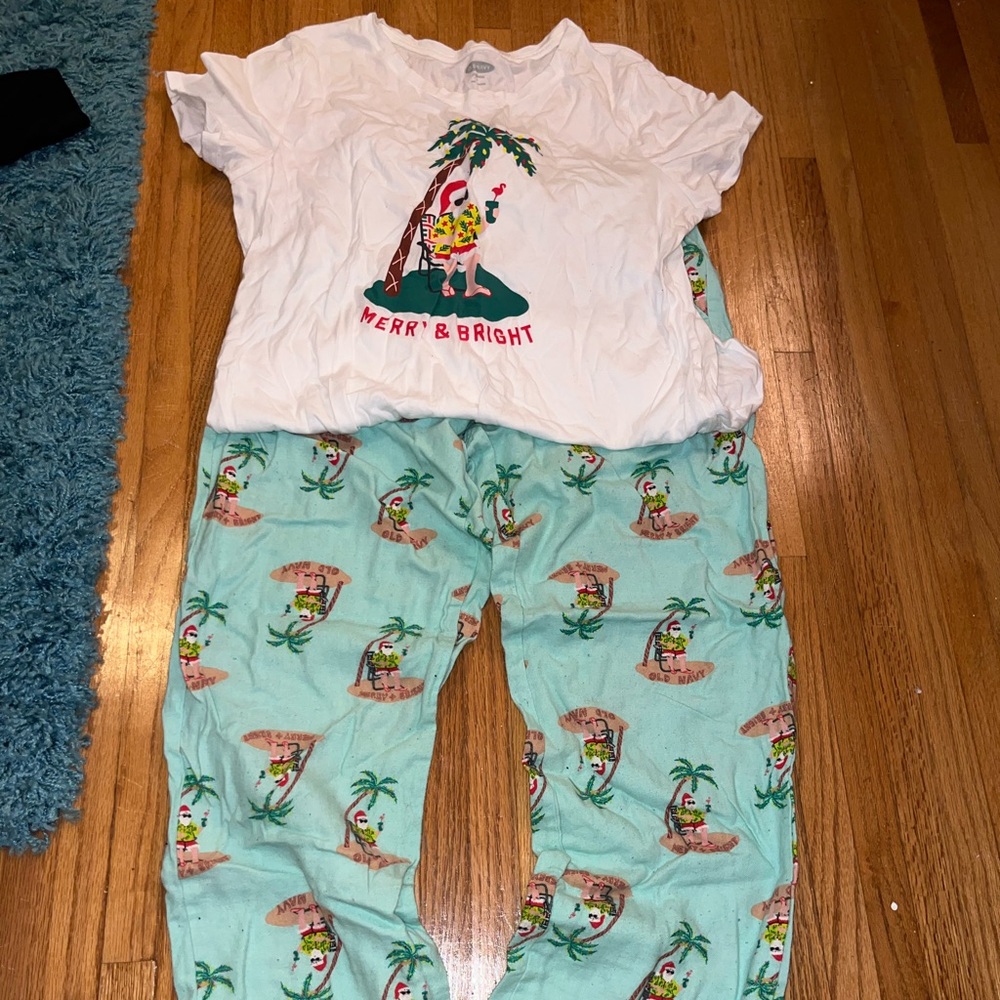 Old navy Santa pajama set